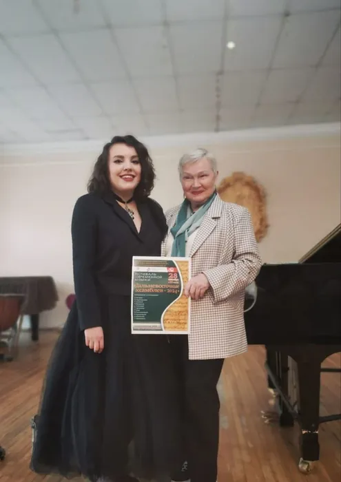 photo_5463412376238942032_y