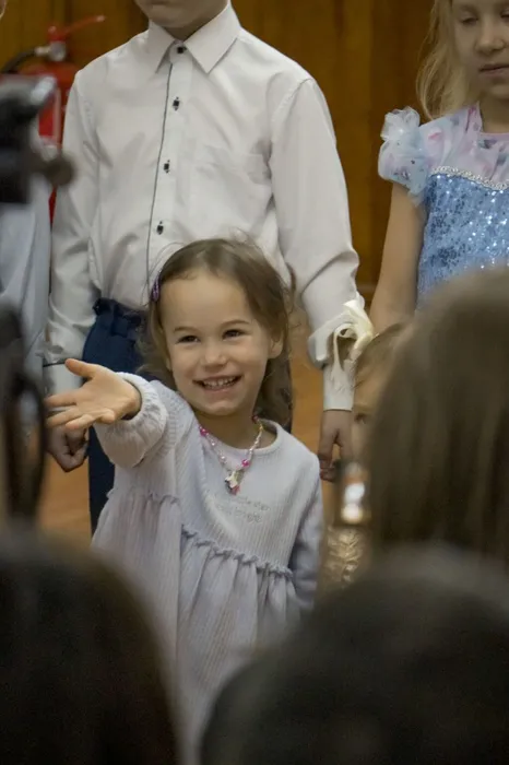 photo_5317033663088683230_y