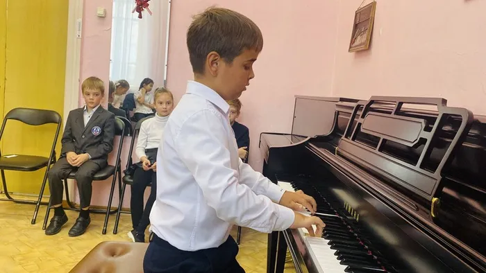 photo_5296783128511245054_y