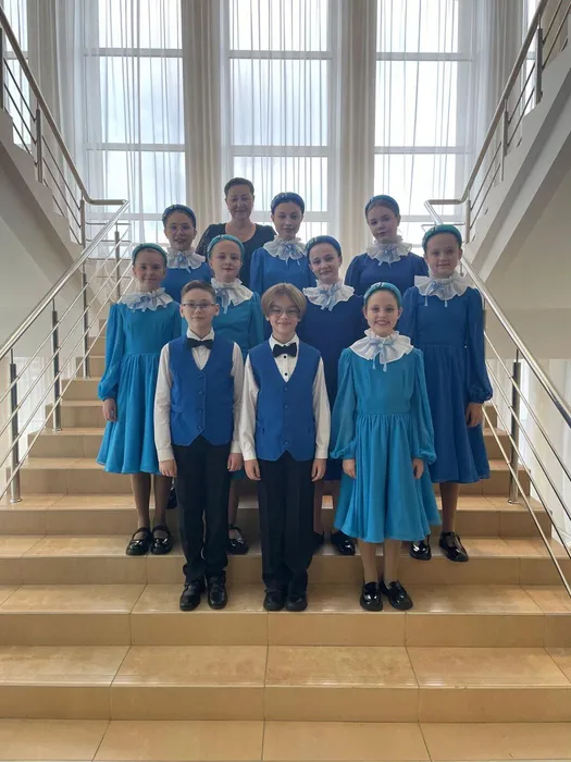 photo_5318831815571661648_y