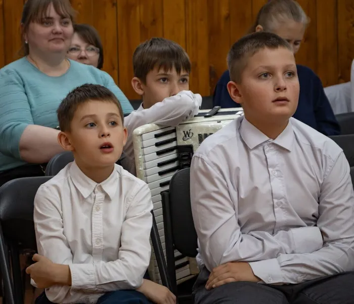 photo_5249506606713005575_y