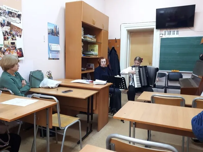 photo_5348465608150348968_y