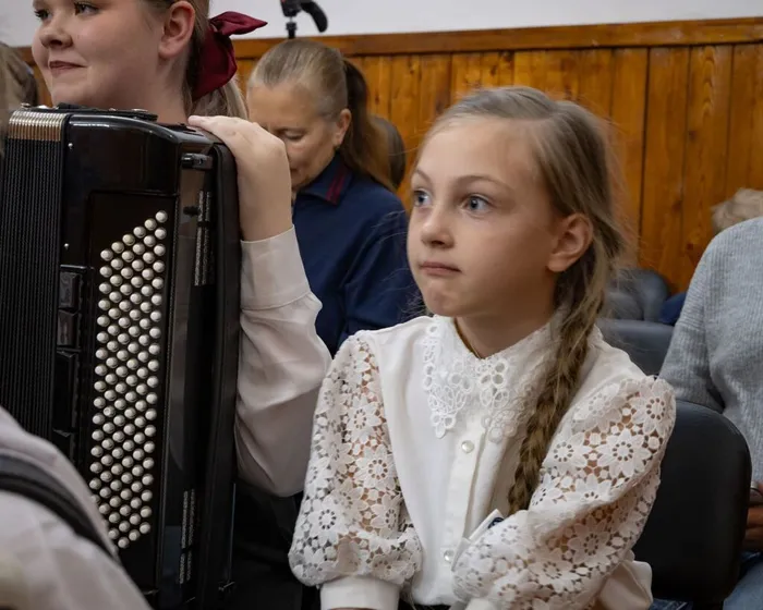 photo_5249506606713005579_y