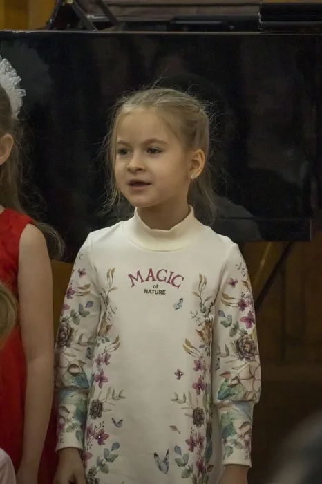 photo_5317033663088683235_y