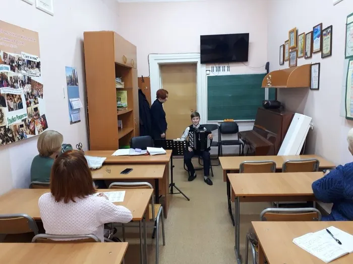 photo_5348465608150348965_y