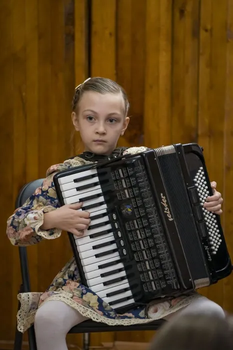 photo_5317033663088683245_y