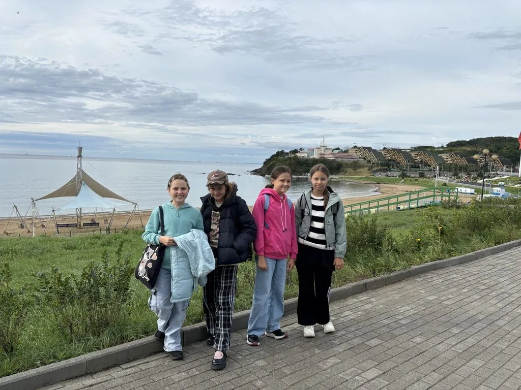 photo_5433912964597013326_y