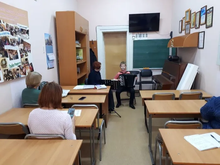 photo_5348465608150348967_y