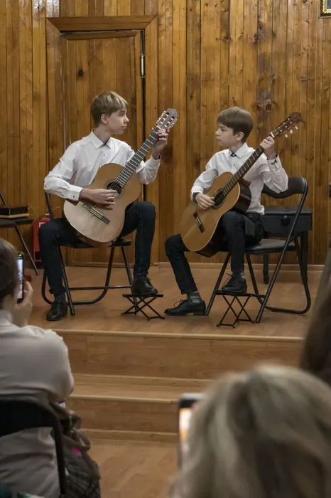 photo_5317033663088683215_y