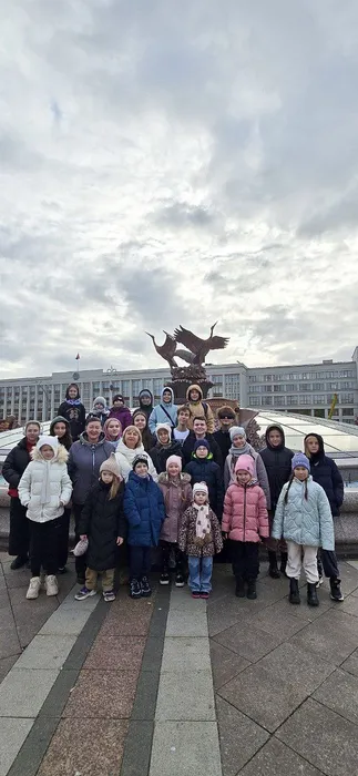 photo_5280505992733387573_y