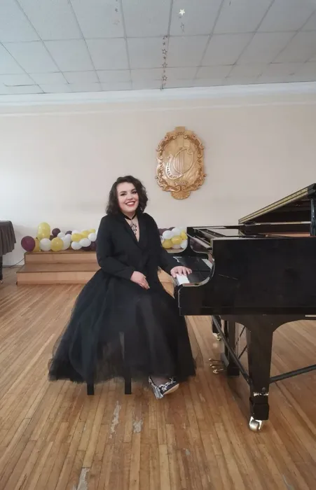 photo_5463412376238942031_y