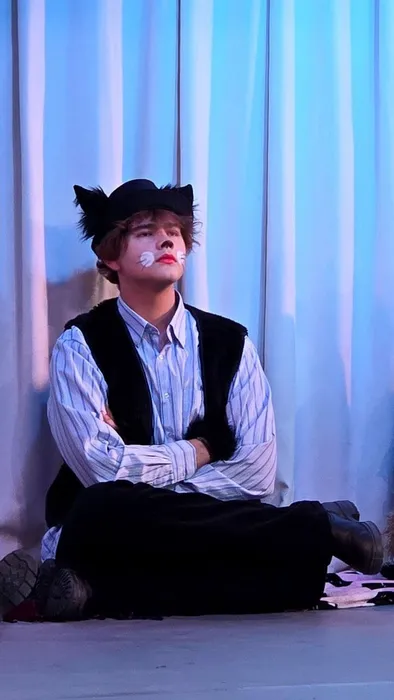 photo_5280507813799522587_y