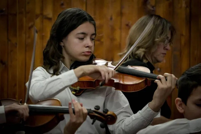 photo_5317033663088683248_y