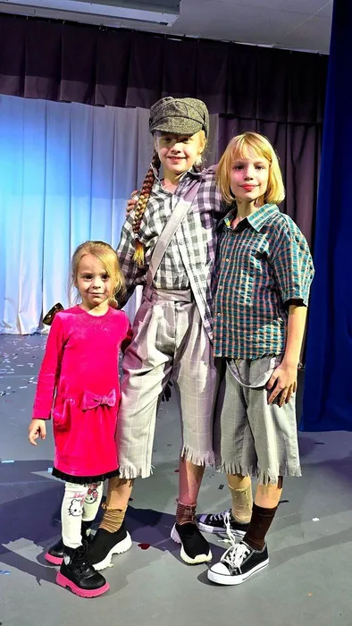 photo_5280507813799522772_y