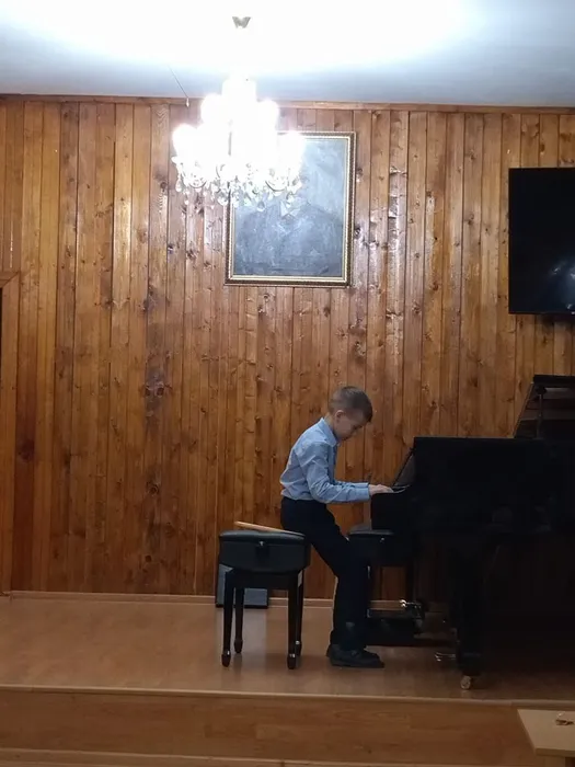 photo_5328042325693294975_y