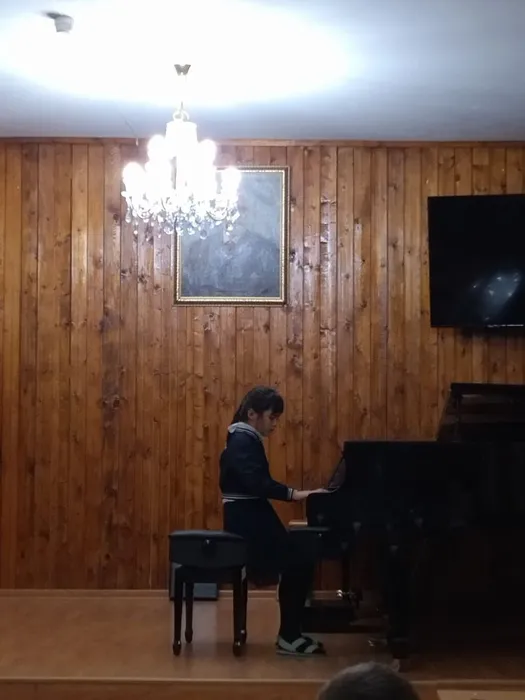 photo_5328042325693294976_y