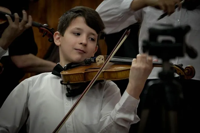 photo_5317033663088683258_y