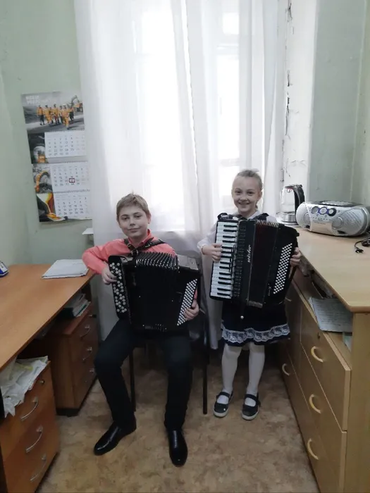 photo_5348465608150348963_y