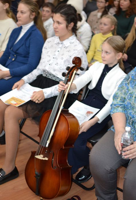 Награждение победителей и участников школьного конкурса исполнителей на оркестровых инструментах 2
